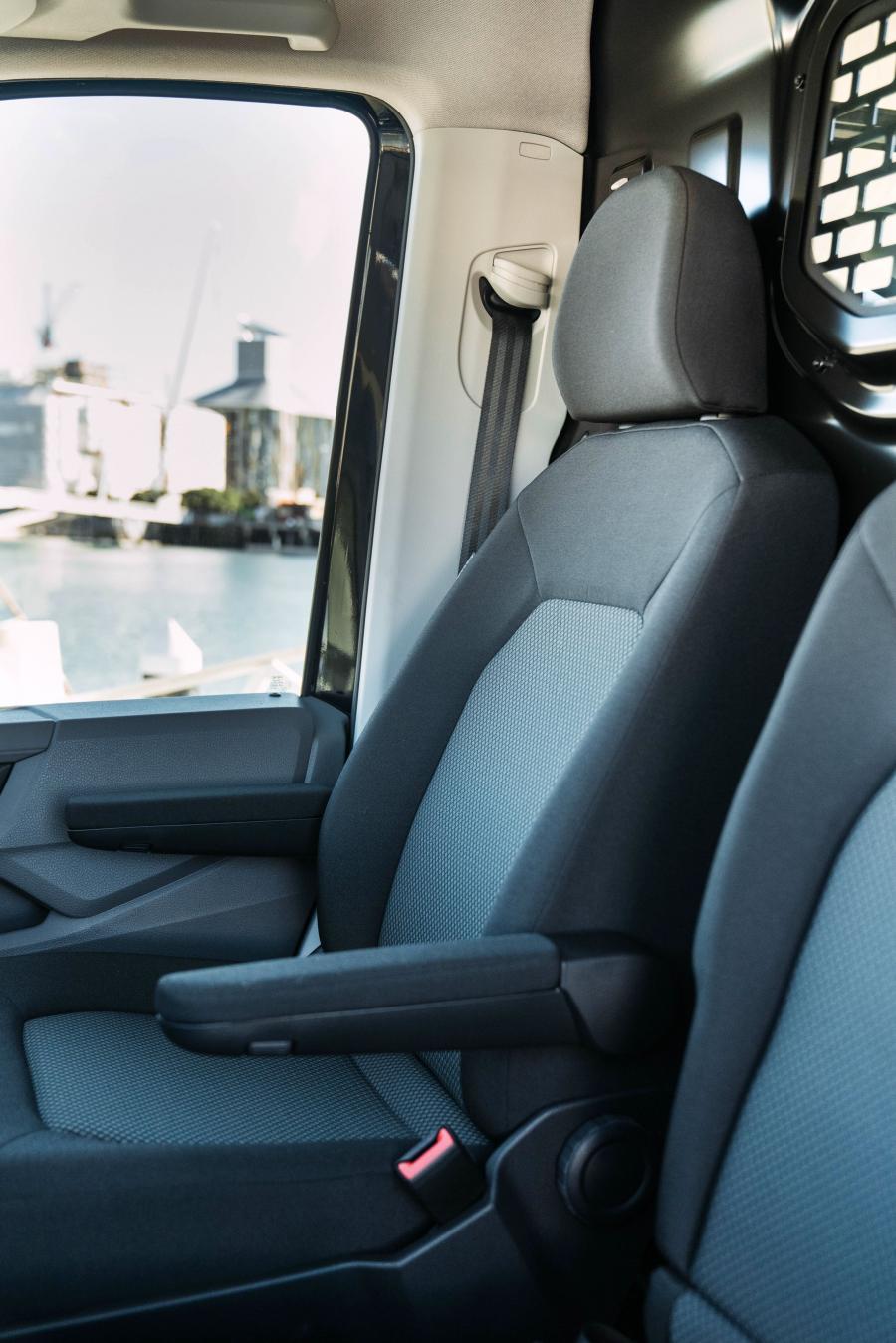 Интерьер Volkswagen Crafter High Roof Van LWB 2018 года  (AU) (фото 11 из 28)